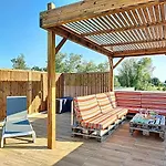V0767 - - T4 Jardin Climatisation Solarium Ménage Draps Vias